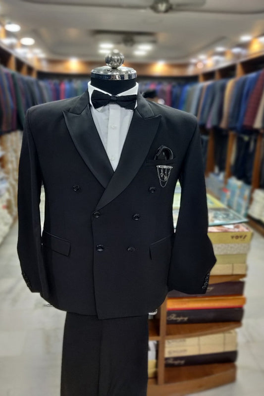 BLACK TUXEDO